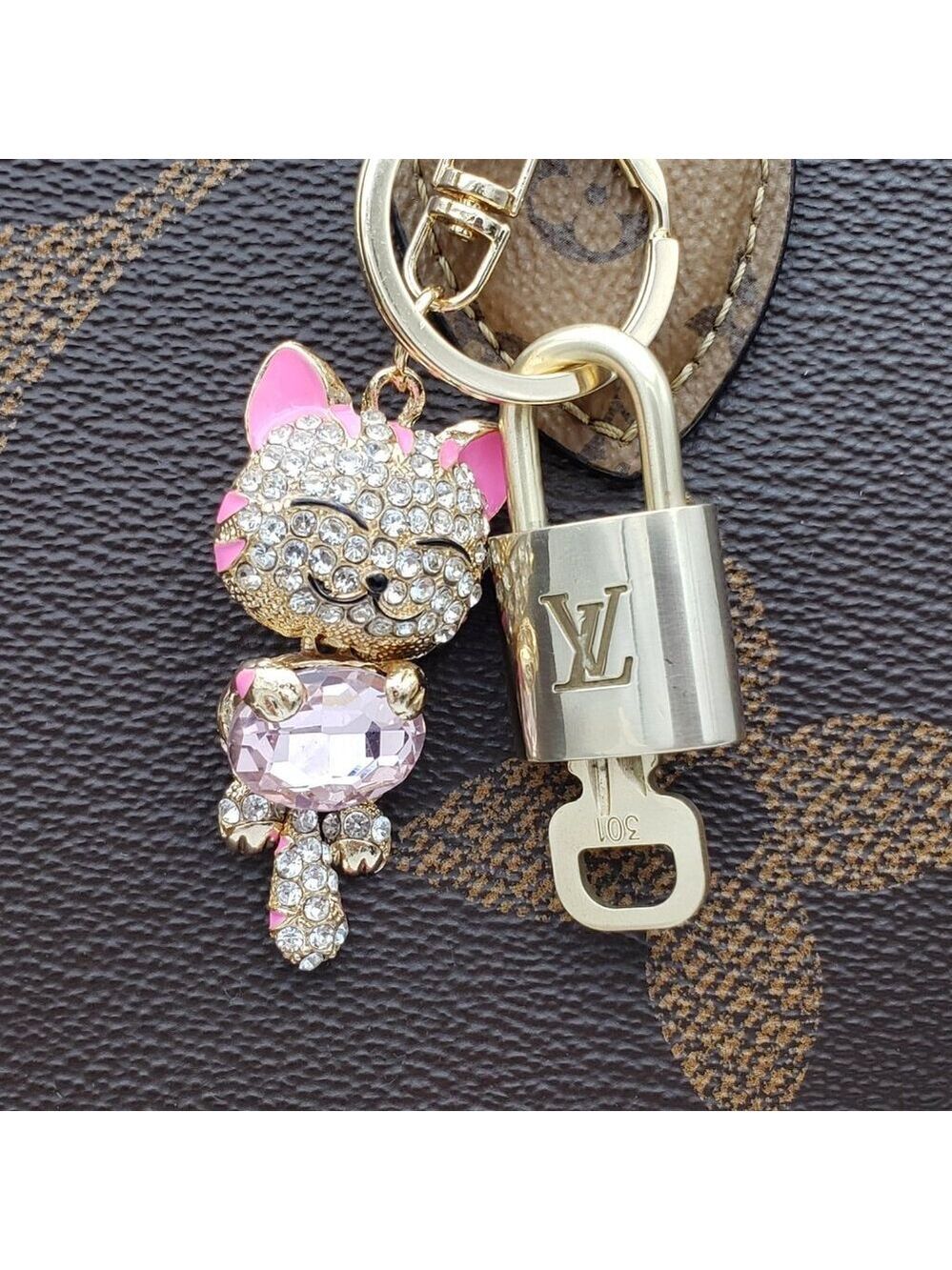 Authentic LV Gold Padlock & Key 🔑 Designer Bag Charm w/ Unbranded Cat Keychain - Picture 10 of 12
